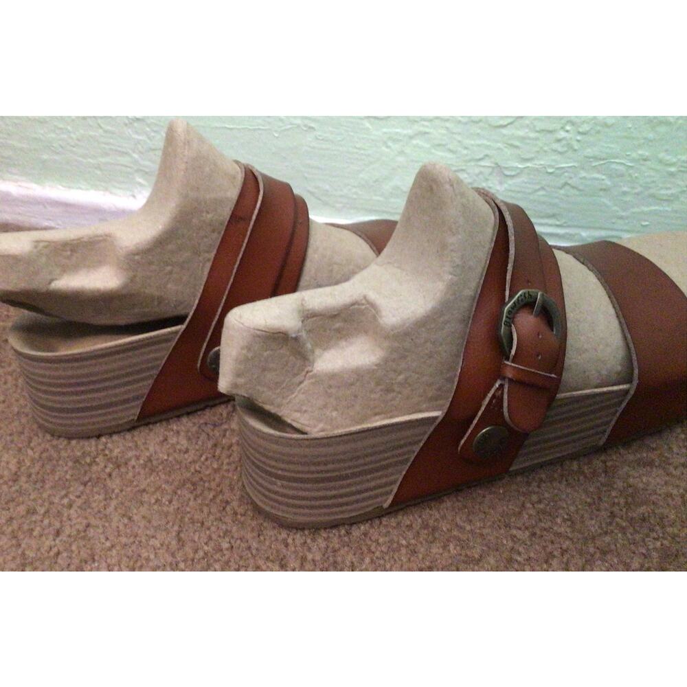 Blowfish Sandals 7.5 Vegan - Picture 3 of 6